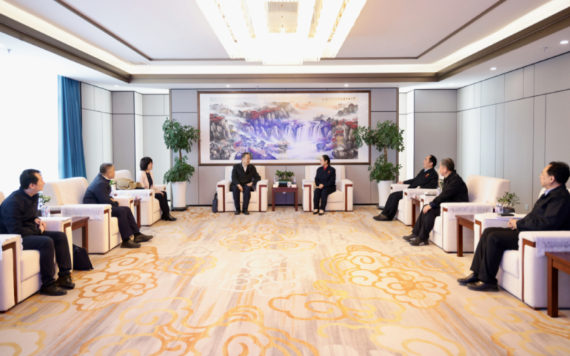 中共天津市委統戰部副部長、市工商聯黨組書記郝樹民一行到榮程集團慰問調研